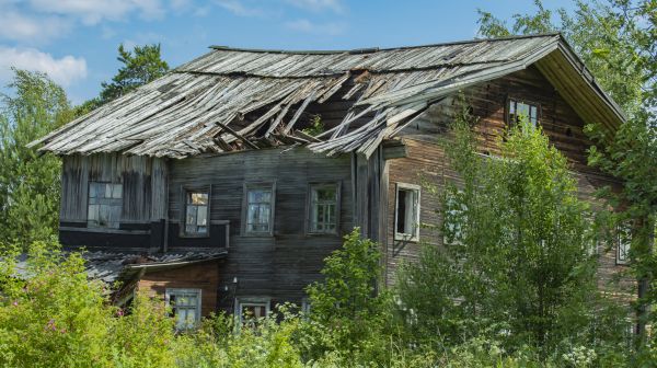 Cottage Demolition in Mandeville